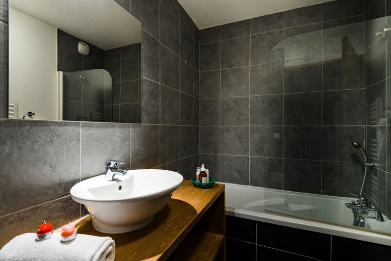 Bathroom 5, Résidence Lagrange Vacances Les Chalets Edelweiss, Savoie