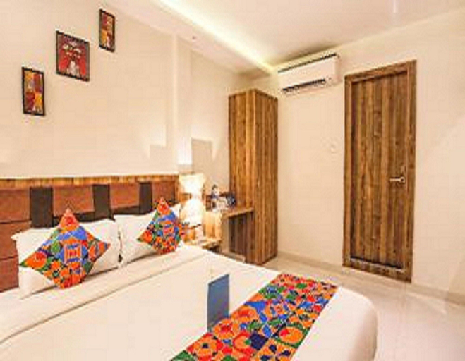 Bedroom 3, Hotel Gateway Inn , Mumbai Suburban