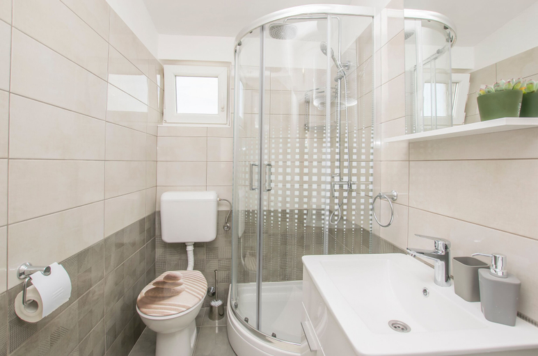 Bathroom 3, Apartments and Room Zinka, Vodice