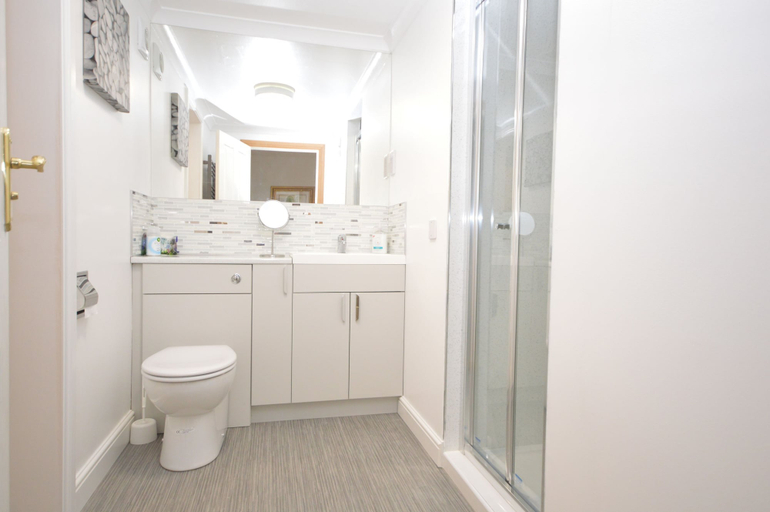 Bathroom 4, Suncliff, Isle of Wight