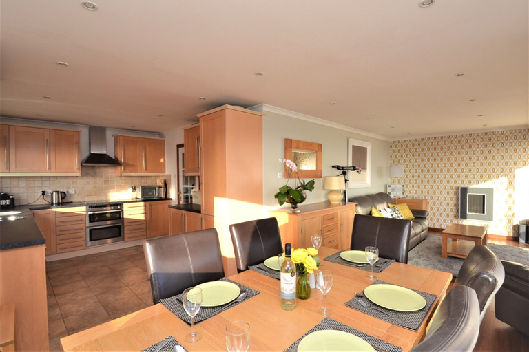 Others 5, Suncliff, Isle of Wight