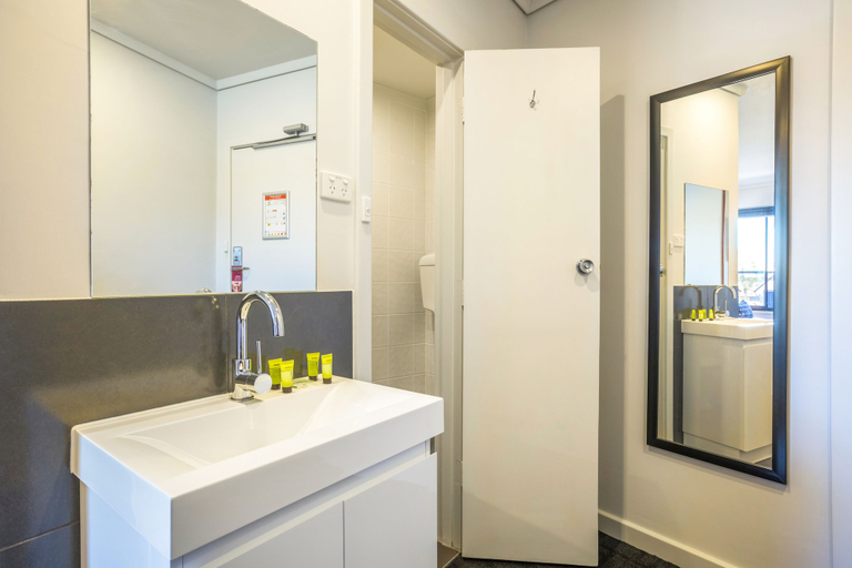 Bathroom 4, Nightcap at Rose & Crown Hotel, Adelaide