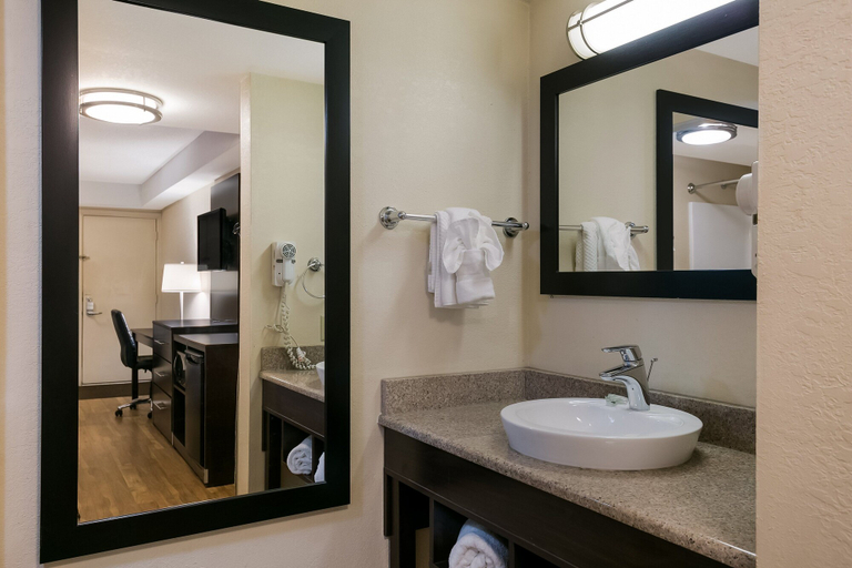 Bathroom 4, Red Roof Inn Hershey, Dauphin