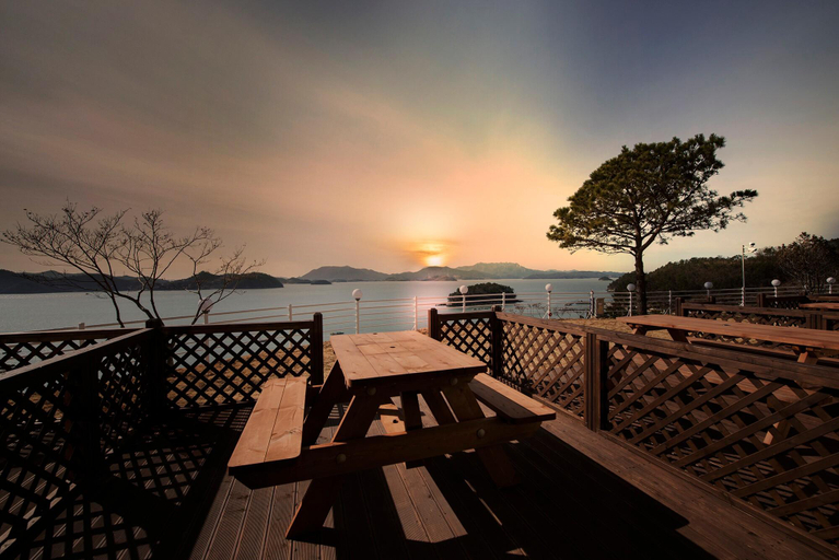 Others 4, Yeosu byeol heneun bada pension, Yeosu