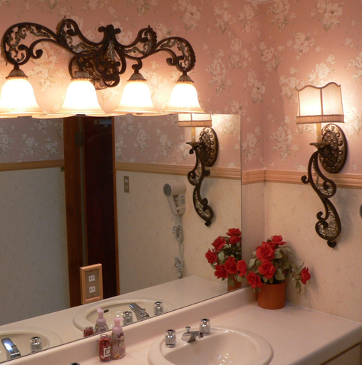 Bathroom 4, Mistral, Minamiuonuma