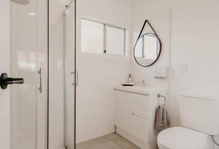 Bathroom, Tahiti Palms- FREE Night*, Melbourne