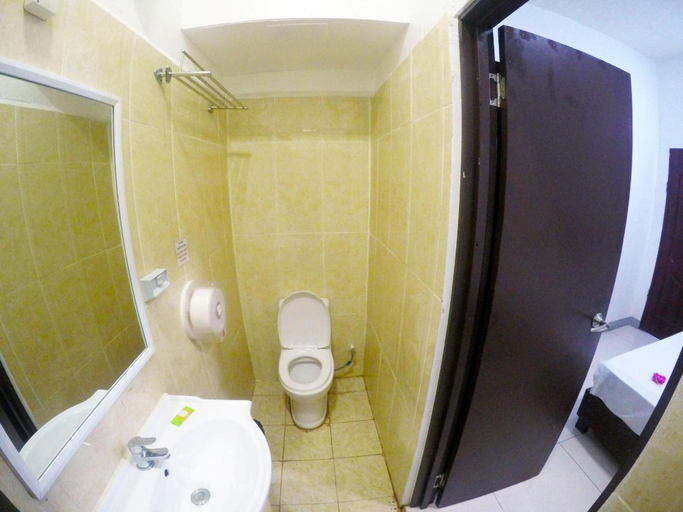 Bathroom 5, Airport Ace Hotel, Ba