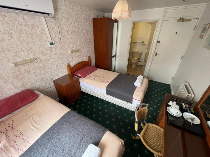 Bedroom 2, Bonair Hotel, Torbay