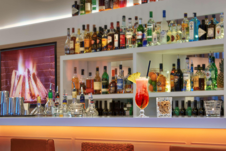 Food & Drinks 5, Hampton Inn Berlin City Centre Alexanderplatz, Berlin