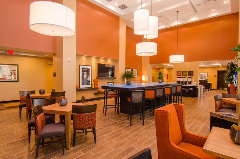 Food & Drinks 5, Hampton Inn & Suites Huntsville, Walker