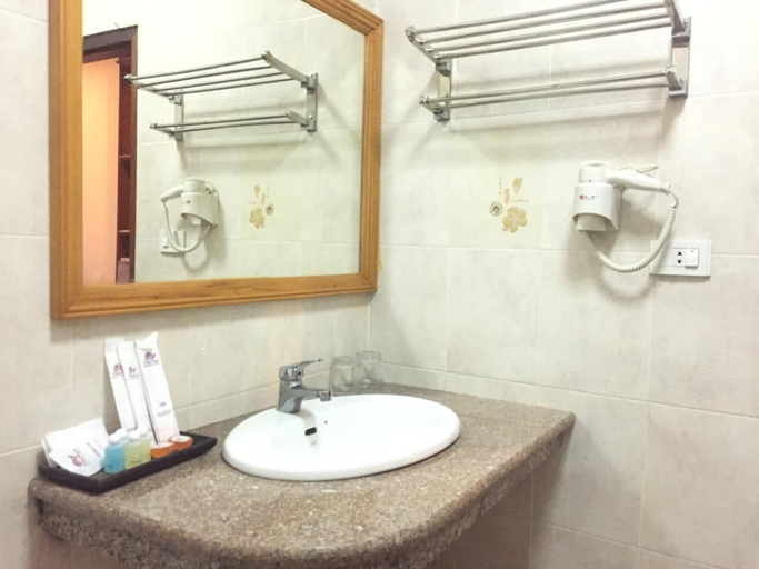 Bathroom 3, New Rose Boutique Hotel, Vientiane
