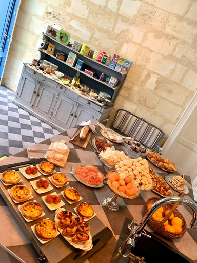 Food & Drinks 5, Chateau Tanesse de Tourny, Gironde