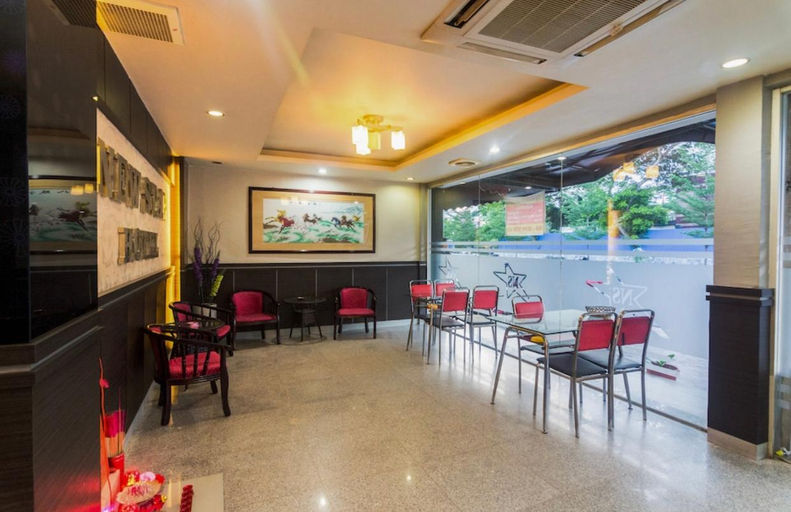Food & Drinks, NewStar Hotel, Batam