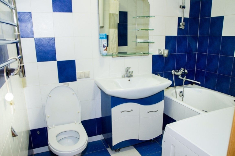 Bathroom 3, Apartment on Ostryakova St. 3, Vladivostok gorsovet