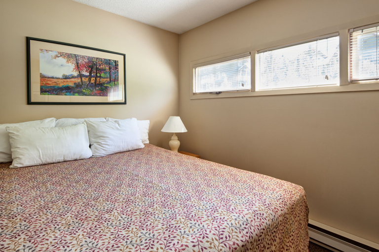 Bedroom, Panorama Mountain Resort - Toby Creek Horsethief Condos, East Kootenay
