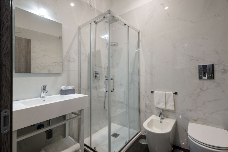 Bathroom 4, Best Western Hotel dei Mille, Napoli