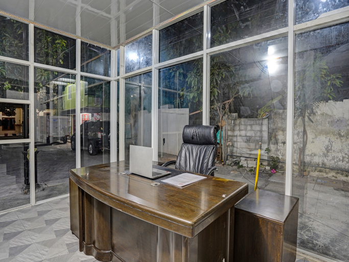 Public Area 3, Hotel O Grand Syariah Hagawa Lamongan Near SPORT CENTER LAMONGAN, Lamongan