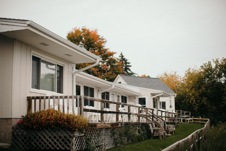 Exterior & Views