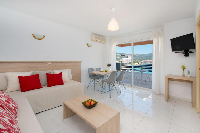 Bedroom 3, Apartamentos Calablanca, Baleares