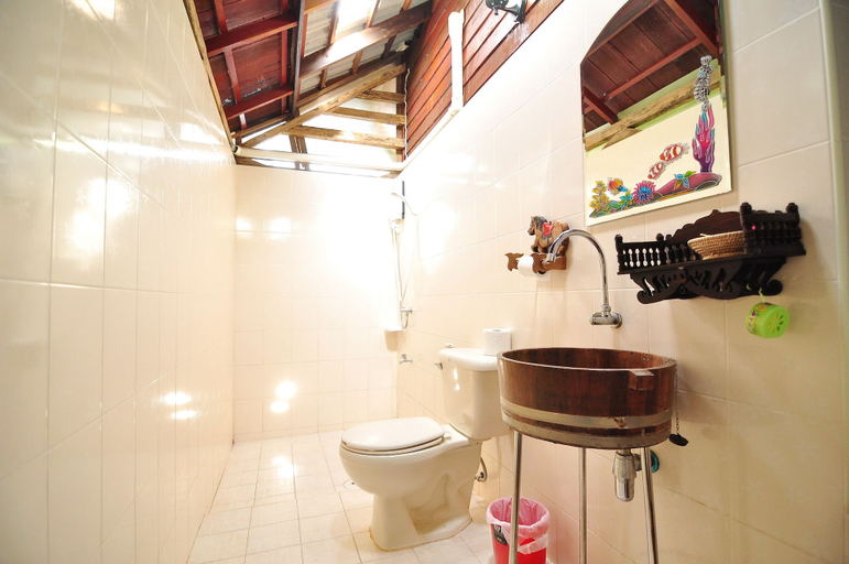 Bathroom 4, Baan Imm Sook Resort, Tha Mai
