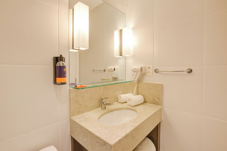 Bathroom 5, Comfort Hotel Sao Caetano, São Caetano do Sul