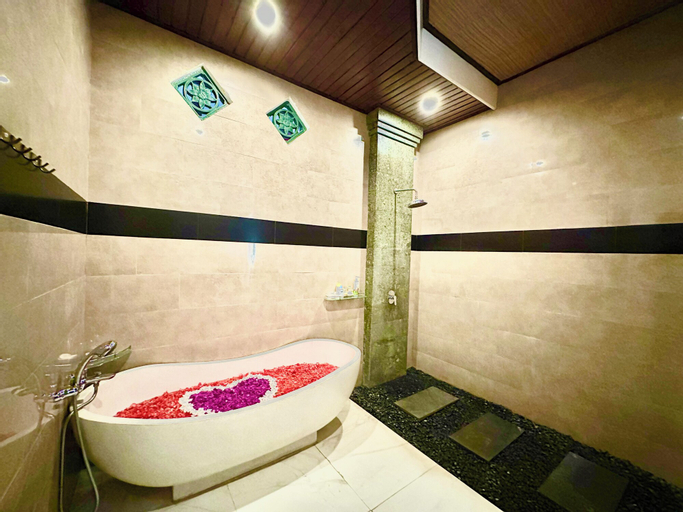 Bathroom 20