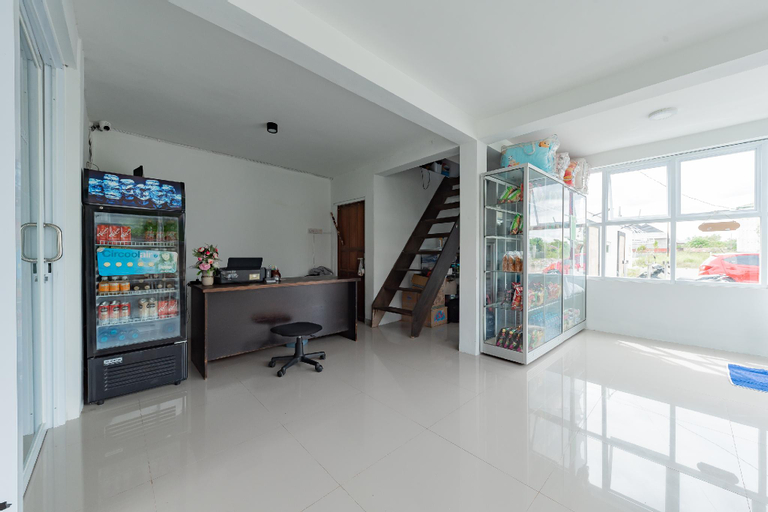 Public Area 3, Urbanview Hotel Yoga Palangkaraya by RedDoorz, Palangkaraya