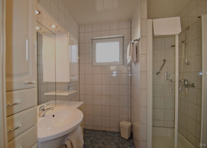 Bathroom 5, Hotel Pension Jägerstieg, Osterode am Harz