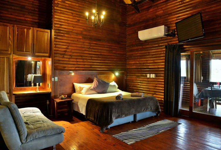 Bedroom 2, Elephant Walk Retreat, Ehlanzeni