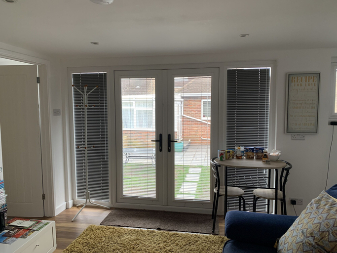 Others 5, Lodge , air con , Free Parking , Mini bar, Brighton and Hove