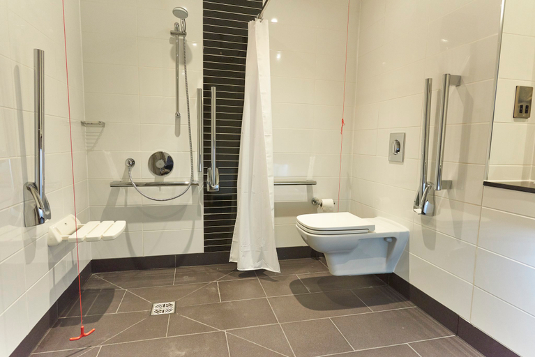 Bathroom 5, Holiday Inn NORTHAMPTON WEST M1, JCT 16 by IHG, Northamptonshire