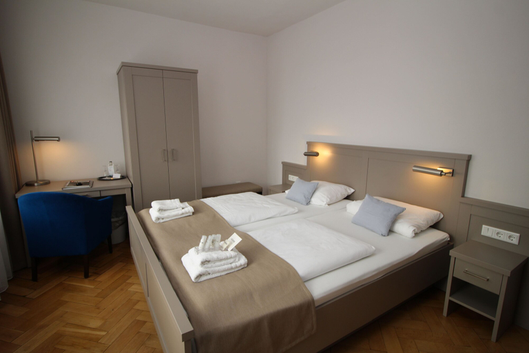 Bedroom 3, Hotel Zur Treene, Nordfriesland