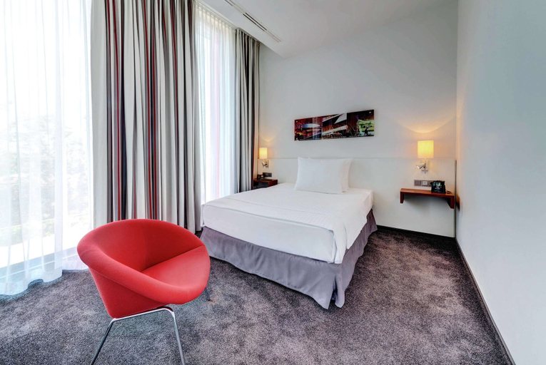 Bedroom 3, Hilton Garden Inn Stuttgart Neckar Park, Stuttgart