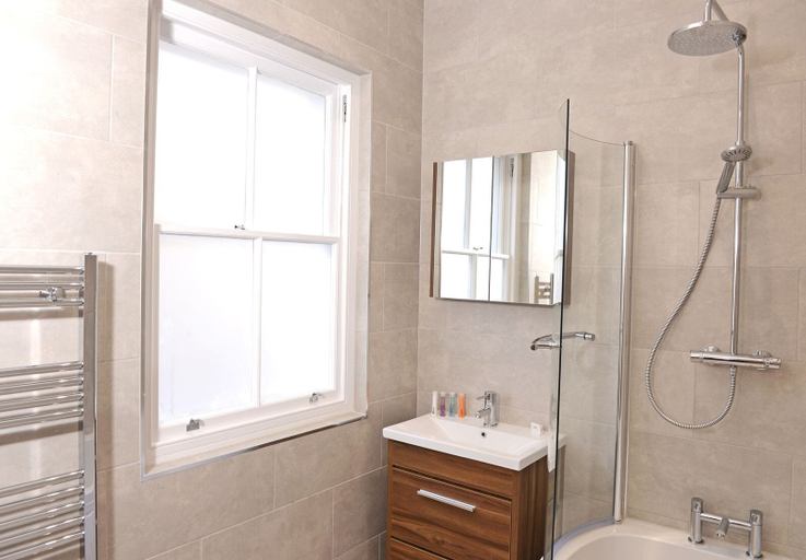 Bathroom 4, Bicknell House Hyde 1st, East Sussex