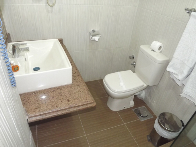 Bathroom 4, Mayorca Hotel, Al-'Ajuzah