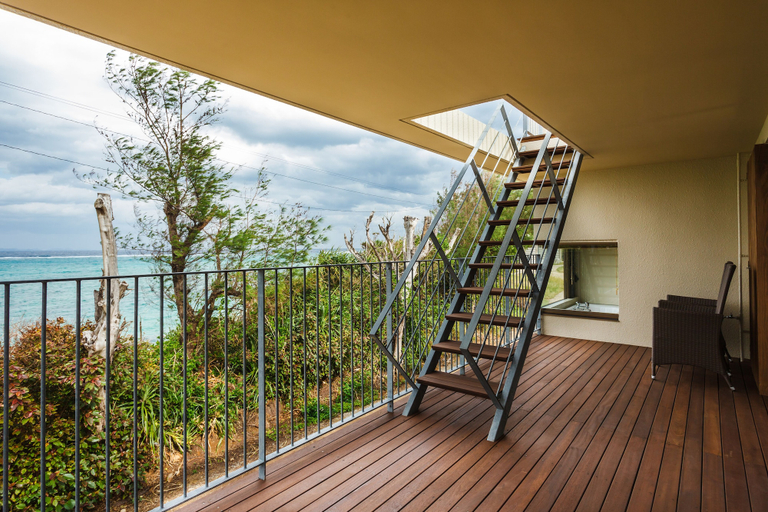 Others 5, Akabana inn, Motobu