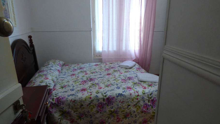 Bedroom 4, Pensión Santa María, Vizcaya