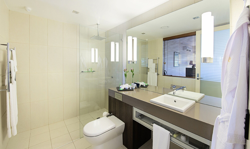 Bathroom 5, Cicada Lodge, Nyirranggulung Mardrulk Ngadberre