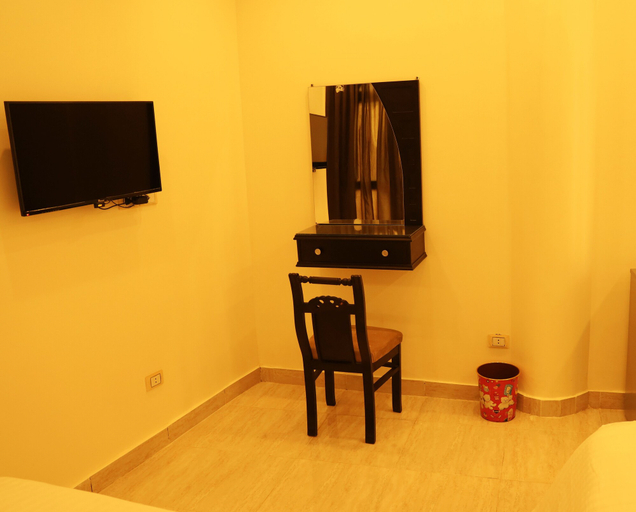 Others, Magic Pyramids inn, Al-Ahram