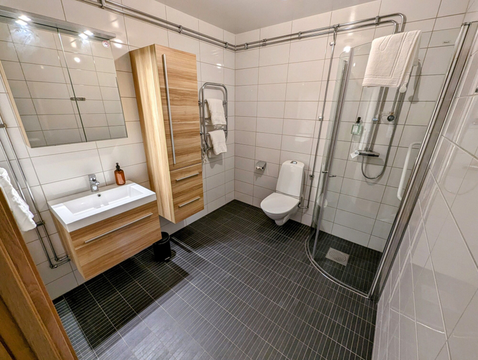 Bathroom 4, Hotell Bro, Kristinehamn