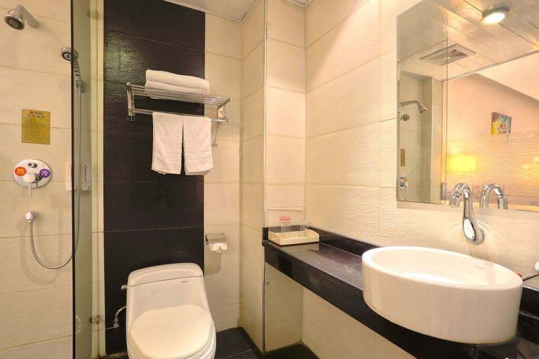 Bathroom, Kaiserdom Changsha South Station, Changsha