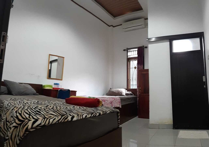 Bedroom 2, Losmen Ibu Hj. Tarjo Palembang, Palembang