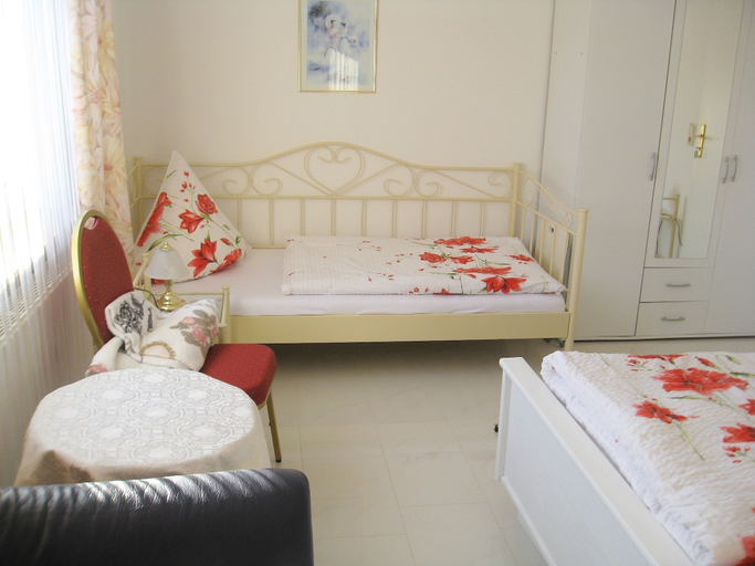 Bedroom 3, Elevated Apartment in Bad Wildungen With Garden, Waldeck-Frankenberg
