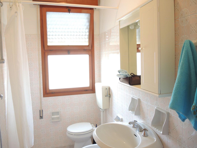 Bathroom 4, Nice Apartment With Balcony and View, Venezia