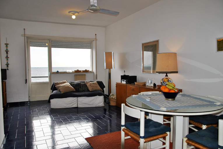 Others 2, Edy sea view holiday apartment, Latina