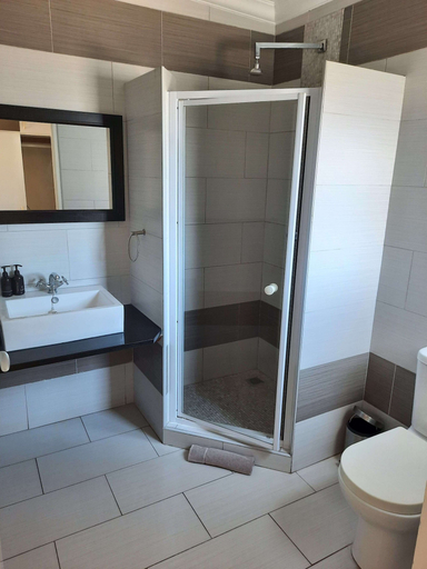 Bathroom 4, The Langholm Hotel, Walvisbay Urban