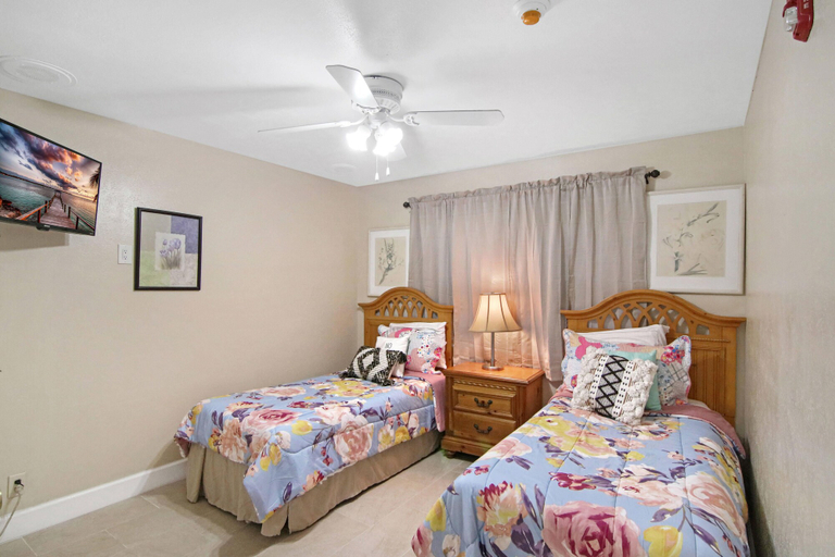 Bedroom 3, Serenity Palm Perfect Stay for Groups!, Palm Beach