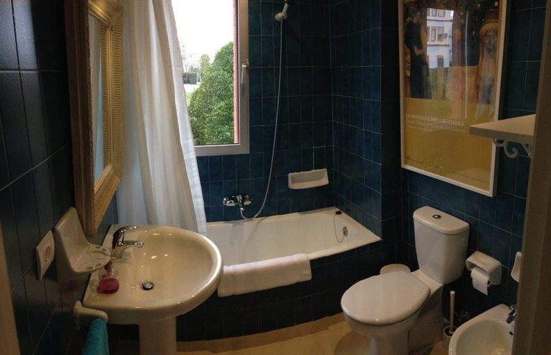 Bathroom, Tíbula Centro Apartamento Turístico, Badajoz