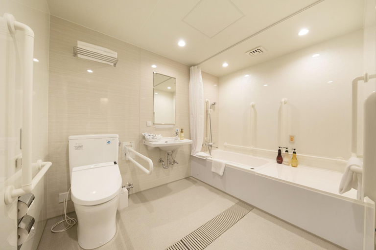 Bathroom 5, Quintessa Hotel Fukuoka Tenjin Comic & Books, Fukuoka