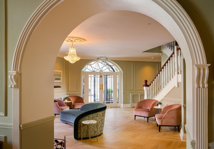 Public Area 4, Lansdowne Kenmare